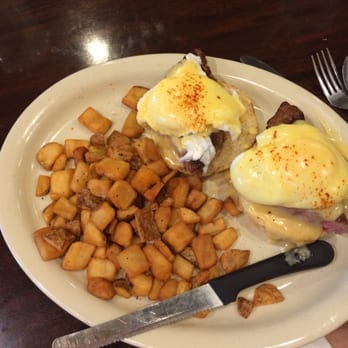 Eggtc. - Eggs Benedict with steak - Breakfast & Brunch Near Me - Kansas City, Missouri