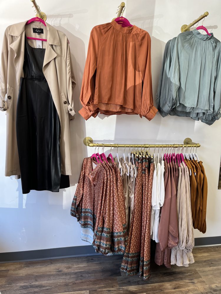 Ella’s Boutique Logo