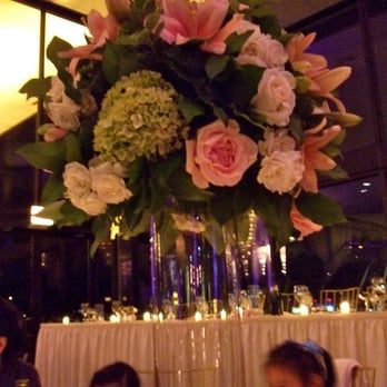 Pollen Floral Design - Awesome centerpiece! - Floral Designers Near Me Pollen Floral Design - Awesome centerpiece! - Floral Designers Near Me