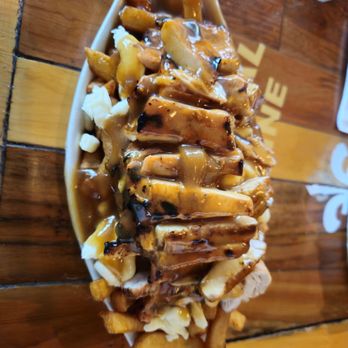 Montréal Poutine - Poutineries Near Me - Montreal, Quebec Montréal Poutine - Poutineries Near Me - Montreal, Quebec