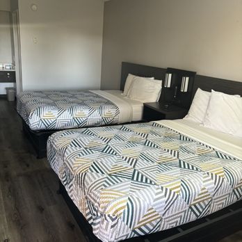 Motel 6 - Sleeping room - Hotels Near Me - Nashua, New Hampshire