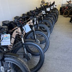 Greenbelt Ebike Rentals - Our Fat Tires in Step-Overs and Step-Throughs in all sizes. With front suspension they are a great option for the Greenbelt