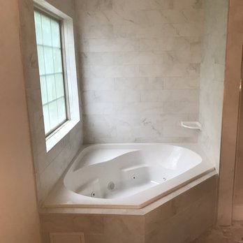 Sacco Construction - a corner tub in a bathroom - General Contractors Near Me - Florien, Louisiana