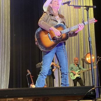Genesee Theatre - Terri Clark - Performing Arts Near Me - Waukegan, Illinois