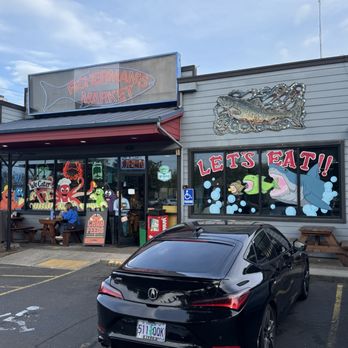 Fisherman's Market - Outside - Seafood Near Me - Eugene, Oregon