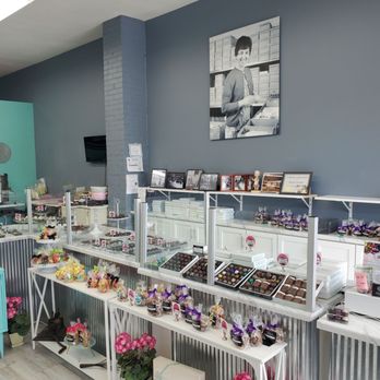 Lillie Mae Candy - Interior view - Chocolatiers & Shops Near Me - Marshalltown, Iowa Lillie Mae Candy - Interior view - Chocolatiers & Shops Near Me - Marshalltown, Iowa