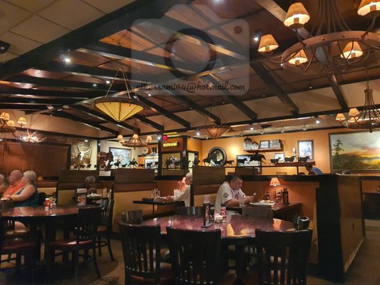 LongHorn Steakhouse by null