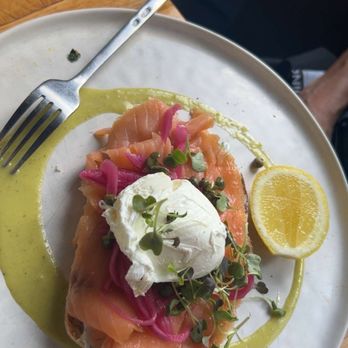 Hole In The Wall - Williamsburg - Salmon toast w/avocado - Australian Near Me - Brooklyn, New York Hole In The Wall - Williamsburg - Salmon toast w/avocado - Australian Near Me - Brooklyn, New York
