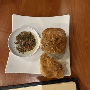 Pizza Lounge - complimentary bread - Pizza Near Me - Pasadena, Texas