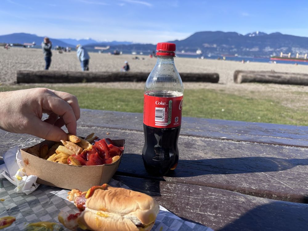 Locarno Beach Concession Logo