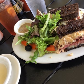Moke's Bread & Breakfast - Breakfast & Brunch Near Me - Kailua, Hawaii