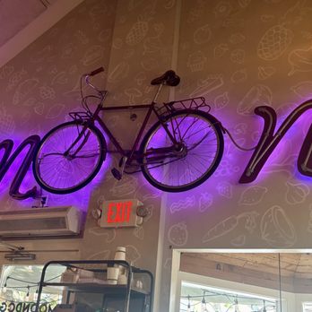 Moondog Cafe & Bakery - Cute decor - Cafes Near Me - Key West, Florida Moondog Cafe & Bakery - Cute decor - Cafes Near Me - Key West, Florida