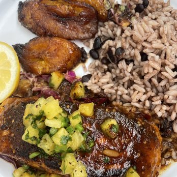 Cha Cha Chicken - Salmon plate - Caribbean Near Me - Santa Monica, California Cha Cha Chicken - Salmon plate - Caribbean Near Me - Santa Monica, California