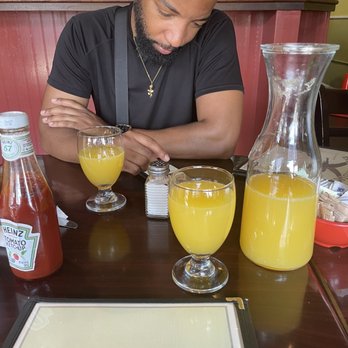 Blackbird Café - Mimosa Craft - Cafes Near Me - Long Beach, California