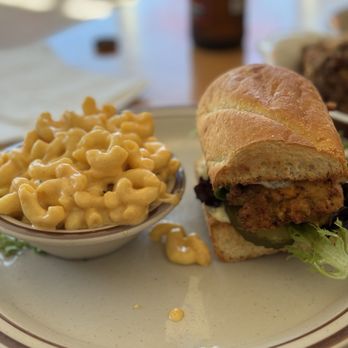 Fat's Fried Chicken & Waffles - Fried oyster sandwich with Mac and cheese - Southern Near Me - Seattle, Washington