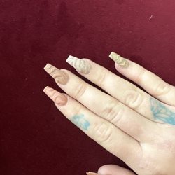Suave's Nails