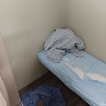 United Medical Imaging - Downey - Teeny weeny dirty "dressing room" - Radiologists Near Me - Downey, California