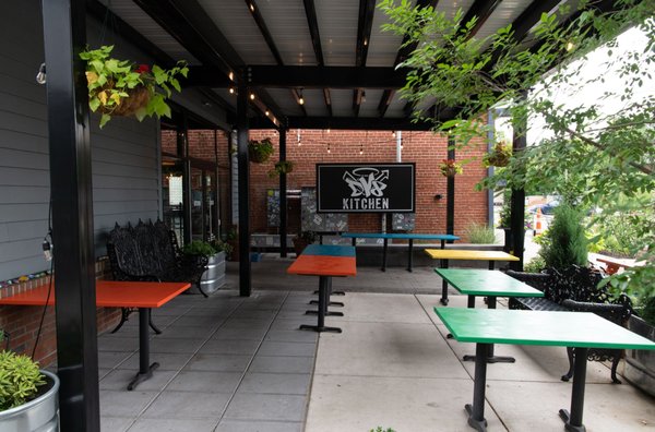 DV8 Kitchen - East End by null
