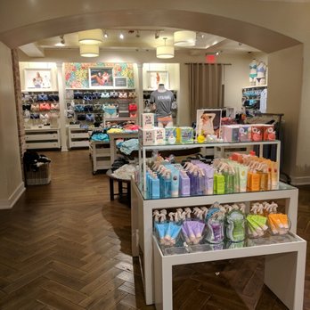 aerie by American Eagle - Very organized inside - Women's Clothing Near Me - Lake Grove, New York aerie by American Eagle - Very organized inside - Women's Clothing Near Me - Lake Grove, New York