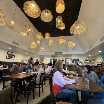 Bhan Mae Vane - Inside - Thai Near Me - Alameda, California Bhan Mae Vane - Inside - Thai Near Me - Alameda, California