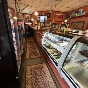 Costello's Market - Interior - Delis Near Me - Middlebury, Vermont Costello's Market - Interior - Delis Near Me - Middlebury, Vermont