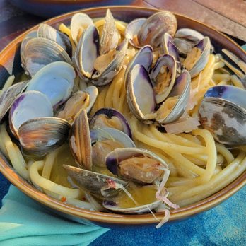 Great Blue Heron Grill - Bucatini & Clams - American Near Me - Blaine, Washington Great Blue Heron Grill - Bucatini & Clams - American Near Me - Blaine, Washington