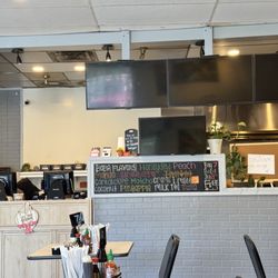 Pho-Topia - Interior
