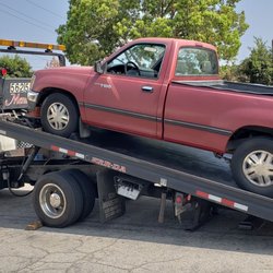 Mena's Towing