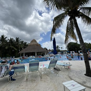 Paradise Beach - Poolside - Mexican Near Me - Cozumel, ROO