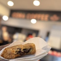 Chocolate chip cookie (loaded with chocolate chips) YUM