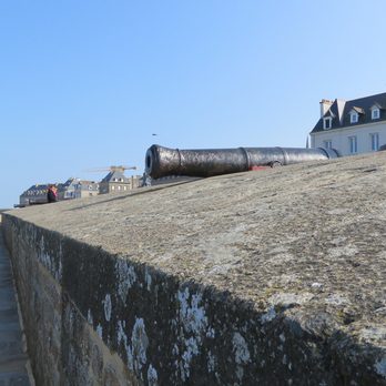 Saint-Malo - Come near us and we'll blow you out of the water. - Local Flavor Near Me