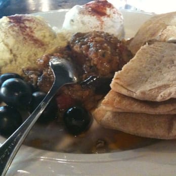 CoHo Cafe - Mediterranean platter - Cafes Near Me - Stanford, California