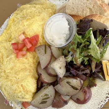 Yellow Vase - Californian Omelette - Bakeries Near Me - Redondo Beach, California Yellow Vase - Californian Omelette - Bakeries Near Me - Redondo Beach, California