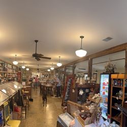 Sweet Creations - Interior (charming and cozy)