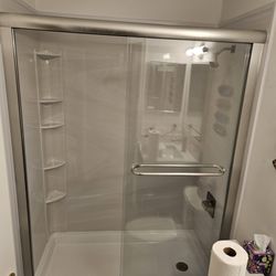 Bath Fitter - Guest bath