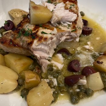 Tonno Wakefield - Swordfish with potatoes - Italian Near Me - Wakefield, Massachusetts Tonno Wakefield - Swordfish with potatoes - Italian Near Me - Wakefield, Massachusetts