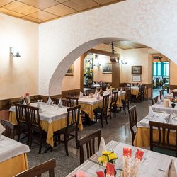 Bella Napoli - Interno