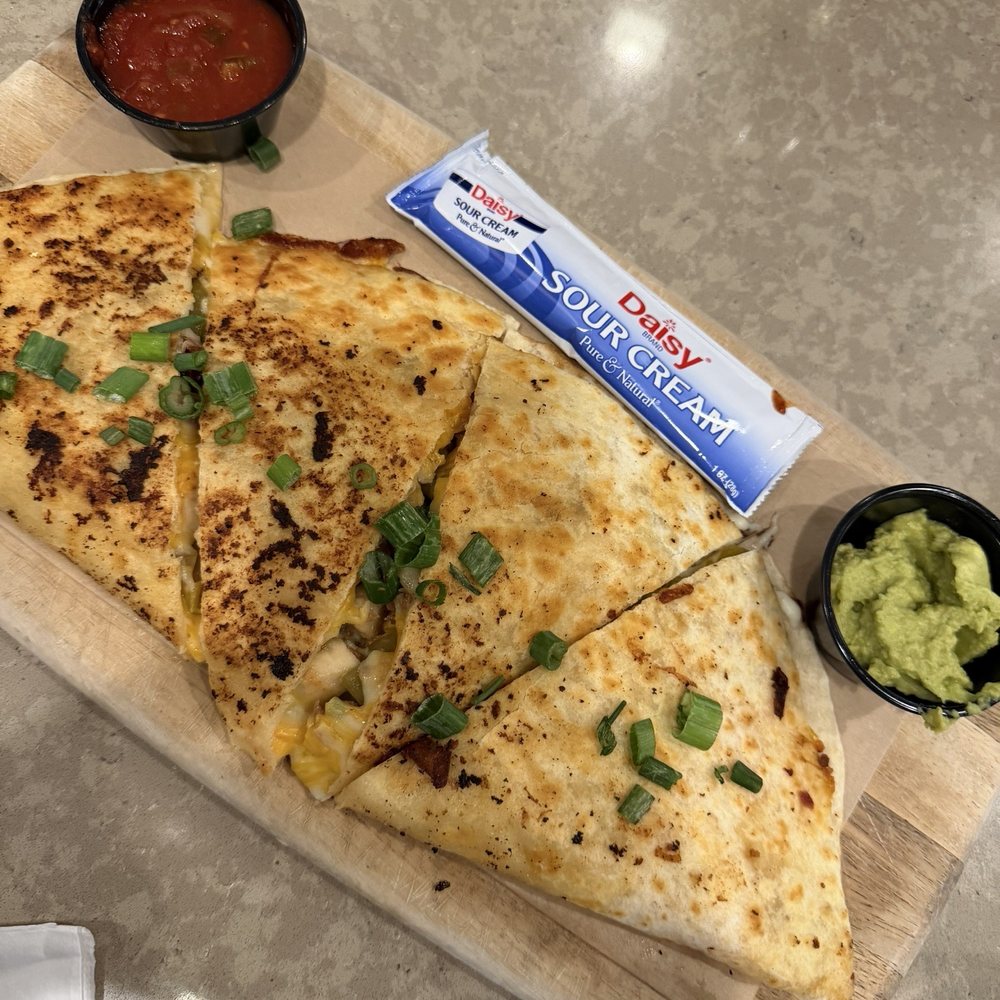 The Bistro Pullman - Courtyard by Marriott - Chicken and bacon quesadilla - Breakfast & Brunch Near Me - Pullman, Washington The Bistro Pullman - Courtyard by Marriott - Chicken and bacon quesadilla - Breakfast & Brunch Near Me - Pullman, Washington