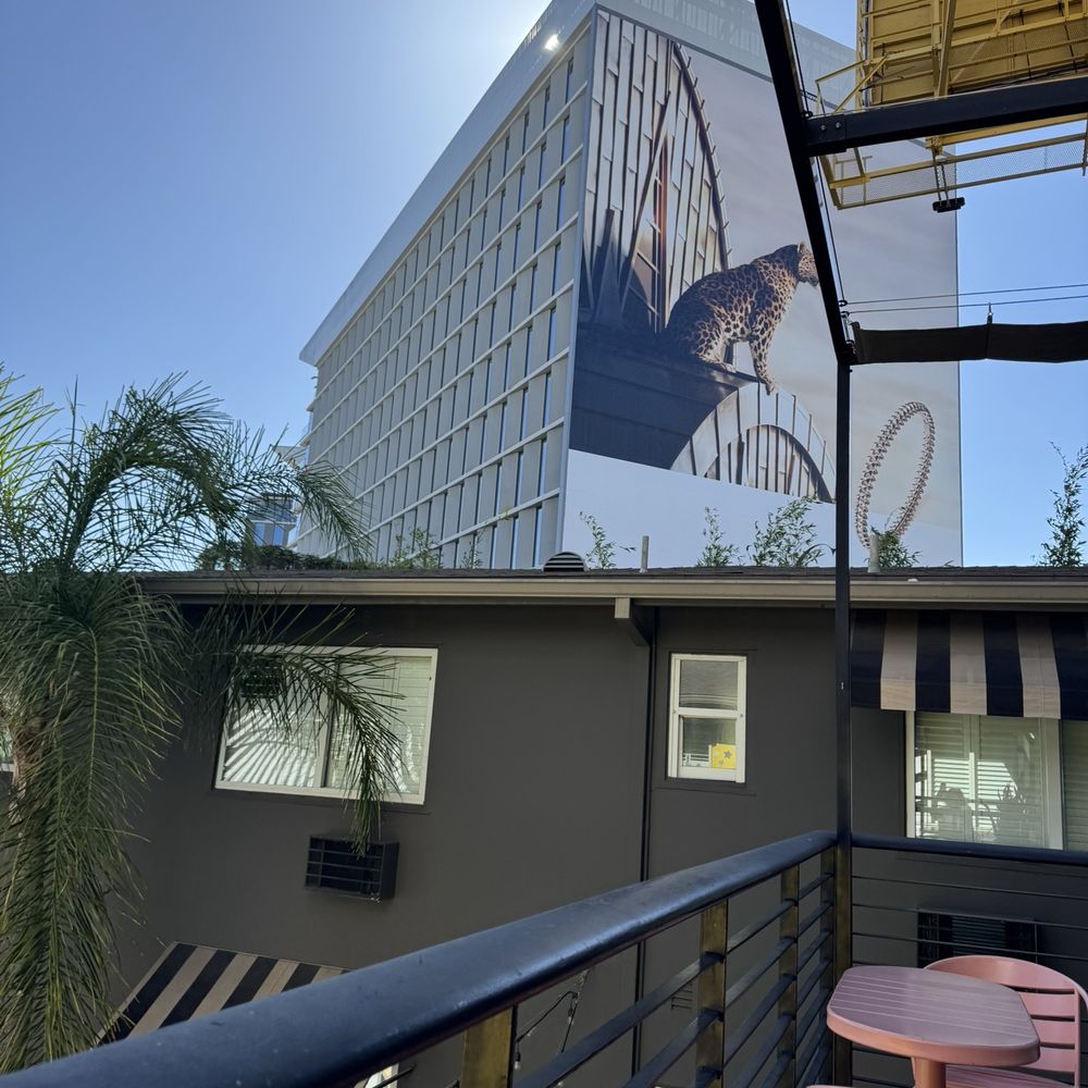 Hotel Ziggy - Typical LA mural - Hotels Near Me - West Hollywood, California Hotel Ziggy - Typical LA mural - Hotels Near Me - West Hollywood, California