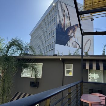 Hotel Ziggy - Typical LA mural - Hotels Near Me - West Hollywood, California Hotel Ziggy - Typical LA mural - Hotels Near Me - West Hollywood, California