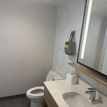 Tru by Hilton St. Augustine I-95 - Hotels Near Me - St. Augustine, Florida
