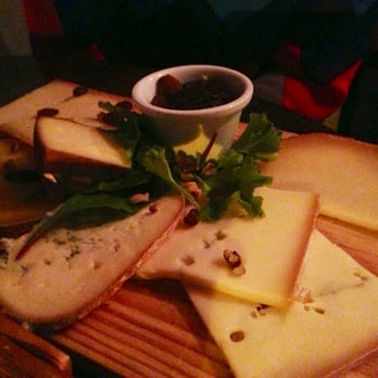 Le Barav - Wine Bars Near Me - Paris, 75