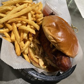 White Lion Brewing Company - Tempura fried Cod "lite life" fish sandwich - Breweries Near Me - Springfield, Massachusetts White Lion Brewing Company - Tempura fried Cod "lite life" fish sandwich - Breweries Near Me - Springfield, Massachusetts
