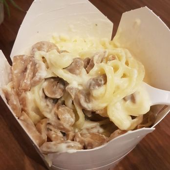 Dal Moro's Fresh Pasta To Go - Chicken Alfredo pasta - Italian Near Me - Toronto, Ontario Dal Moro's Fresh Pasta To Go - Chicken Alfredo pasta - Italian Near Me - Toronto, Ontario