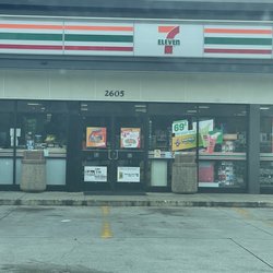 7-Eleven - Thieving 711 in Claremont FL