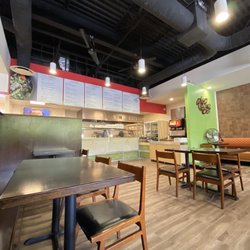 570 Ramen - Dining area.