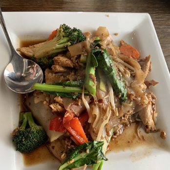 Rin's Thai Bistro - Pad see U - Thai Near Me - Snyder, New York Rin's Thai Bistro - Pad see U - Thai Near Me - Snyder, New York