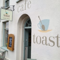Toast Cafe & Patisserie - Outside entrance