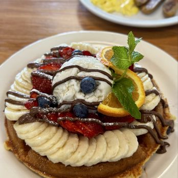 LA Prime Caffe - Extreme Waffle - Breakfast & Brunch Near Me - Los Angeles, California