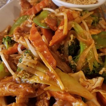 An Nam Pho - Chicken Pad Thai - Vietnamese Near Me - Seattle, Washington